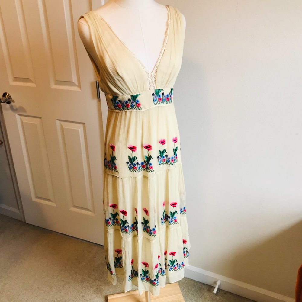 NWT Tibi Cream Silk Floral Embroidered Dress Size 6